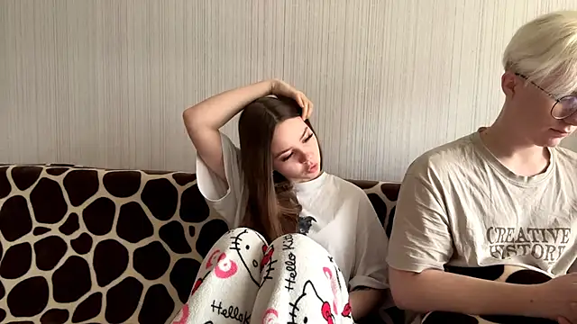 EhtelBiondi online show from 04-09-26, 07:47