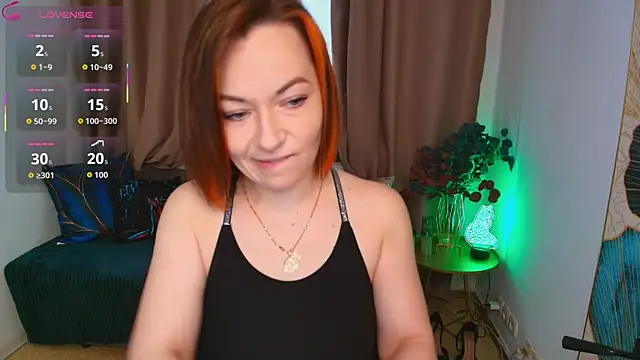 Snapshot of Serena_Foxxx chatting on 05-08-26, 02:15 Serena Foxxx online show from 05-08-26, 02:15
