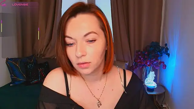 Snapshot of Serena_Foxxx chatting on 05-21-26, 01:47 Serena Foxxx online show from 05-21-26, 01:47