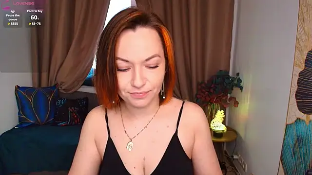Snapshot of Serena_Foxxx chatting on 06-01-26, 02:12 Serena Foxxx online show from 06-01-26, 02:12