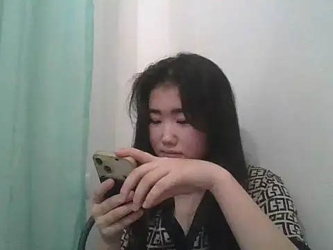 Snapshot of Zorivale chatting on 02-04-26, 10:05 Zorivale online show from 02-04-26, 10:05