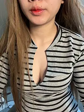 Snapshot of Beyeuuu chatting on 01-13-26, 02:04 Beyeuuu online show from 01-13-26, 02:04