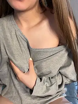 Snapshot of Beyeuuu chatting on 01-11-26, 02:07 Beyeuuu online show from 01-11-26, 02:07