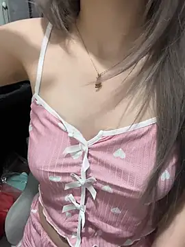 Snapshot of Beyeuuu chatting on 03-02-26, 02:23 Beyeuuu online show from 03-02-26, 02:23