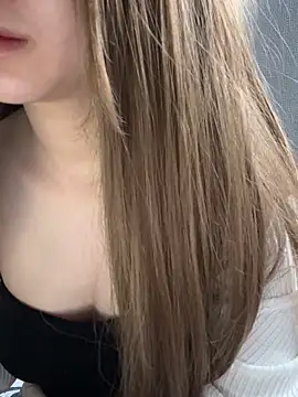 Snapshot of Beyeuuu chatting on 02-10-26, 02:32 Beyeuuu online show from 02-10-26, 02:32