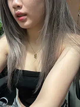 Beyeuuu online show from 04-13-26, 01:53