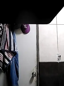 Lollysmile26 online show from 11-17-25, 05:33