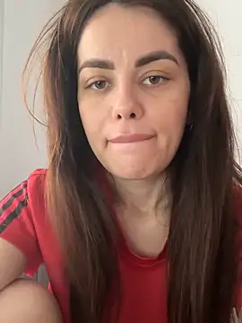 Snapshot of Bella-Flower chatting on 10-29-25, 08:35 Bella-Flower online show from 10-29-25, 08:35