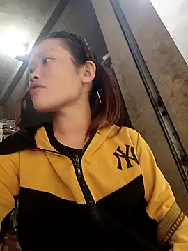 Young vietnamese online show from 10-15-25, 12:53