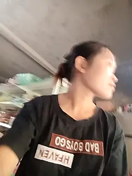 Young vietnamese online show from 10-19-25, 12:02