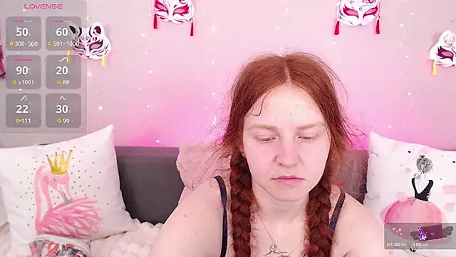 Snapshot of Evarey_ chatting on 06-15-26, 05:07 Evarey online show from 06-15-26, 05:07