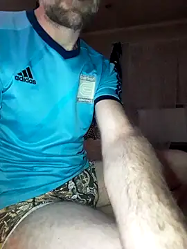 Snapshot of Remello1 chatting on 01-18-26, 05:27 Remello1 online show from 01-18-26, 05:27