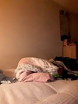 Snapshot of Remello1 chatting on 01-07-26, 01:32 Remello1 online show from 01-07-26, 01:32