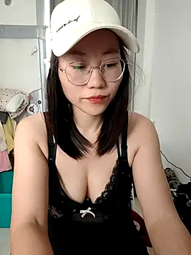 nini10052025 online show from 12-23-25, 02:55