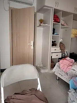 nini10052025 online show from 12-02-25, 03:58