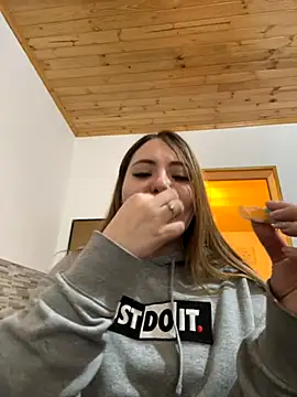 kattee adams online show from 10-13-25, 07:04