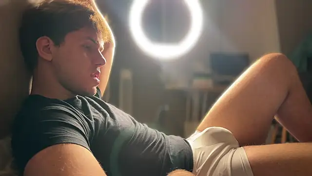 Snapshot of mynameischris chatting on 10-08-25, 09:04 mynameischris online show from 10-08-25, 09:04