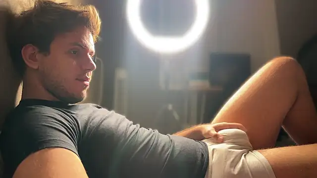 Snapshot of mynameischris chatting on 10-18-25, 09:06 mynameischris online show from 10-18-25, 09:06