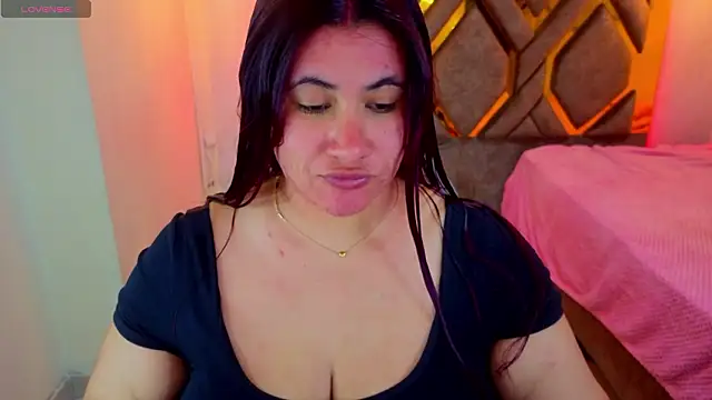 Snapshot of Addyy_02 chatting on 02-26-26, 11:05 Addyy 02 online show from 02-26-26, 11:05