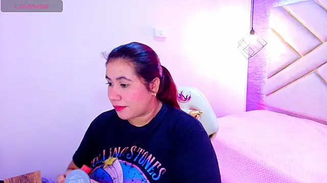 Snapshot of Addyy_02 chatting on 10-14-25, 11:44 Addyy 02 online show from 10-14-25, 11:44