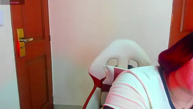 Snapshot of Addyy_02 chatting on 02-19-26, 01:35 Addyy 02 online show from 02-19-26, 01:35