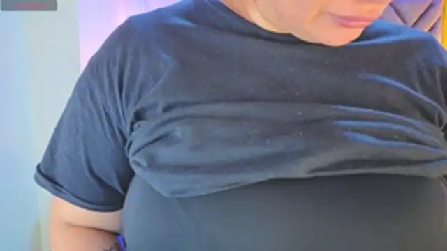 Snapshot of Addyy_02 chatting on 01-17-26, 02:15 Addyy 02 online show from 01-17-26, 02:15