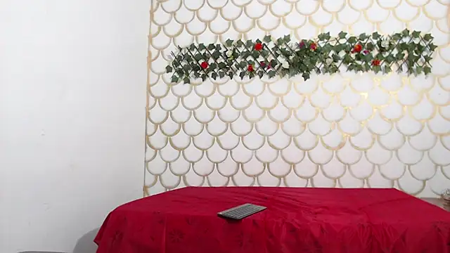 nahomy smiith online show from 02-12-26, 05:51