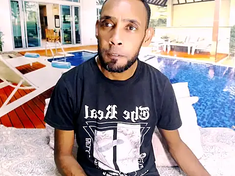 Snapshot of IndianMagicMike chatting on 12-19-25, 01:13 IndianMagicMike online show from 12-19-25, 01:13