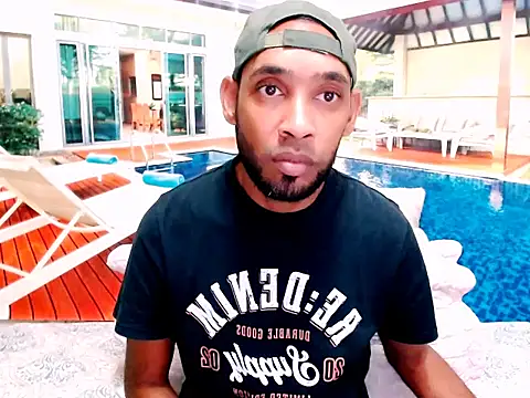 Snapshot of IndianMagicMike chatting on 11-18-25, 05:22 IndianMagicMike online show from 11-18-25, 05:22