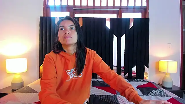 Sofy and Mia online show from 10-14-25, 12:39