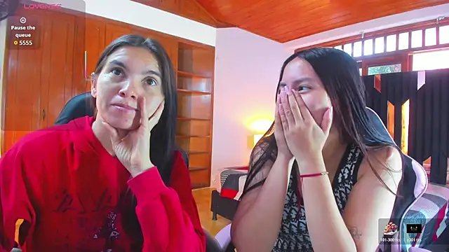 Sofy and Mia online show from 01-14-26, 12:42