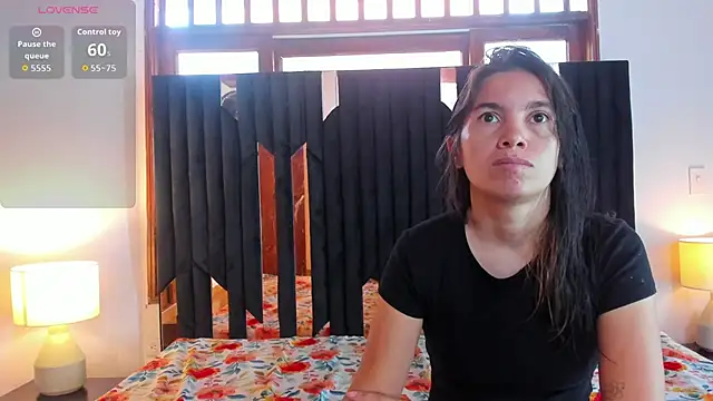 Sofy and Mia online show from 11-24-25, 12:38