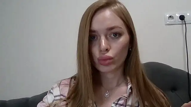 Snapshot of Selynora chatting on 03-14-26, 09:21 Selynora online show from 03-14-26, 09:21