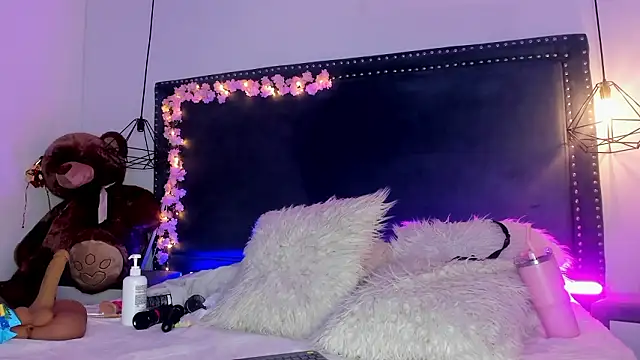 Emma Saylor online show from 02-05-26, 07:53