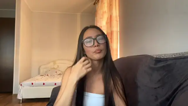 KamilahArcilla online show from 10-11-25, 01:28