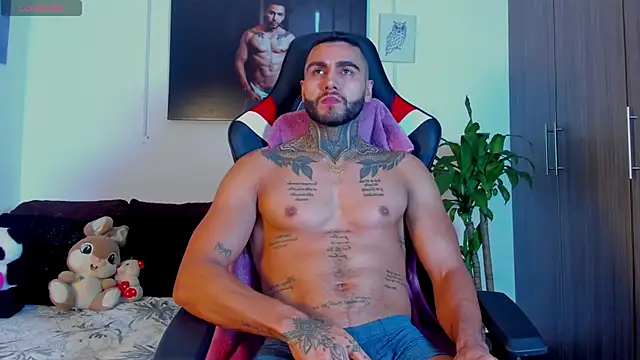 Snapshot of Danny_Willson chatting on 04-19-26, 12:28 Danny Willson online show from 04-19-26, 12:28