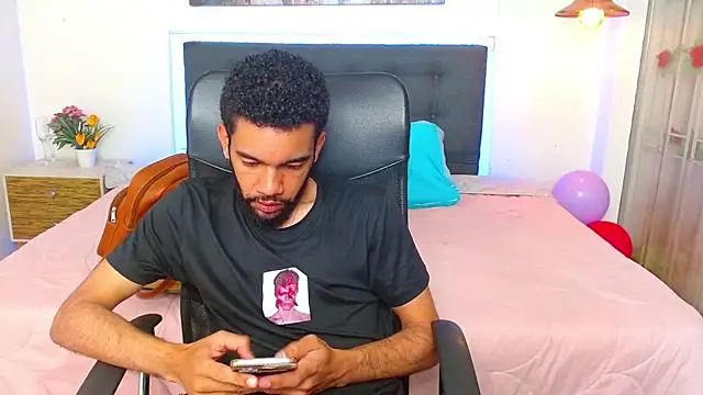 andresnoir  online show from 12-18-25, 01:59