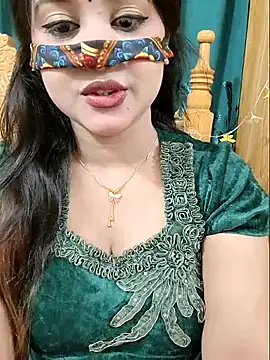 Snapshot of Beauty_Queen_Soniya chatting on 04-24-26, 02:30 Beauty Queen Soniya online show from 04-24-26, 02:30