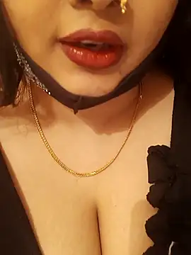 Beauty Queen Soniya online show from 01-12-26, 02:24