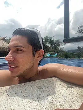 Snapshot of ErosDominant chatting on 02-10-26, 04:39 ErosDominant online show from 02-10-26, 04:39