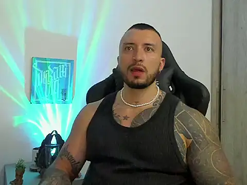 Dave-Max01 online show from 10-30-25, 01:04