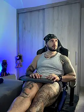 Dave-Max01 online show from 11-25-25, 02:45