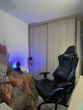 Dave-Max01 online show from 11-26-25, 02:55