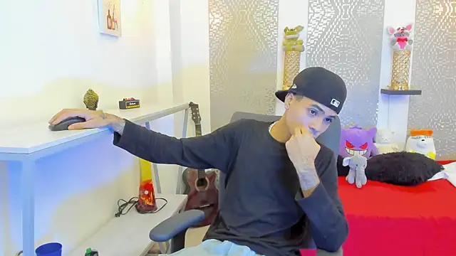 JacobBlackwell  online show from 12-04-25, 07:46