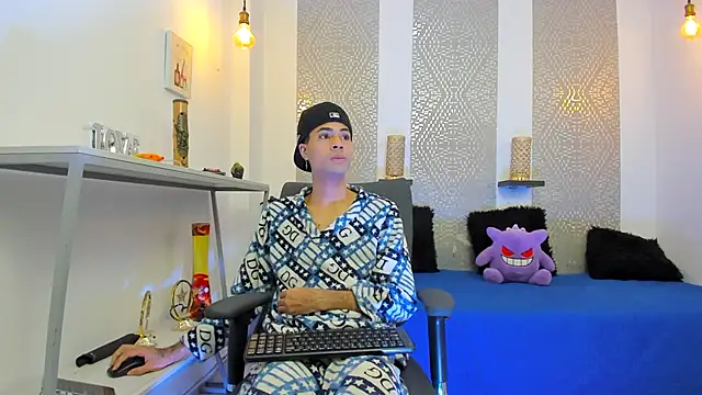 JacobBlackwell  online show from 11-03-25, 07:39