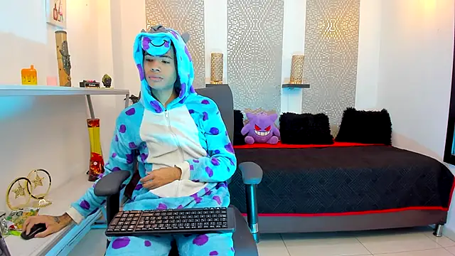 JacobBlackwell  online show from 11-05-25, 07:28