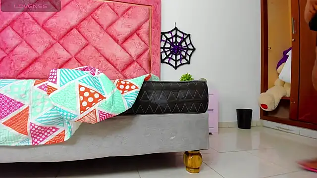 Bigasshott  online show from 10-27-25, 07:04