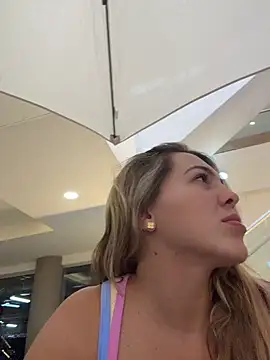 Snapshot of camila_vanucci- chatting on 03-25-26, 02:49 camila vanucci- online show from 03-25-26, 02:49