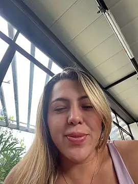 Snapshot of camila_vanucci- chatting on 06-08-26, 05:57 camila vanucci- online show from 06-08-26, 05:57