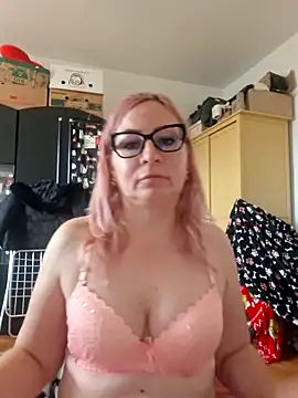 Snapshot of vivonivo chatting on 10-17-25, 02:08 vivonivo online show from 10-17-25, 02:08